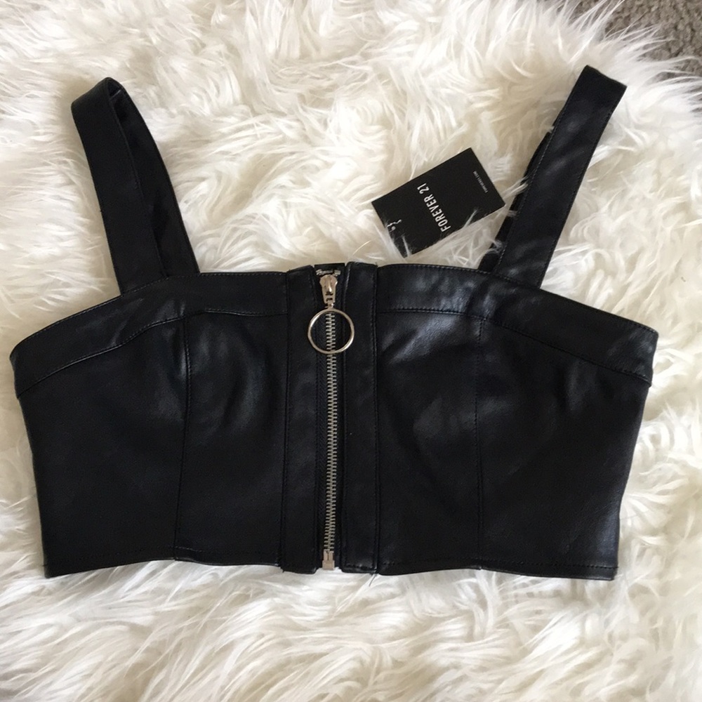 🐰 F21 Black pleather crop top!